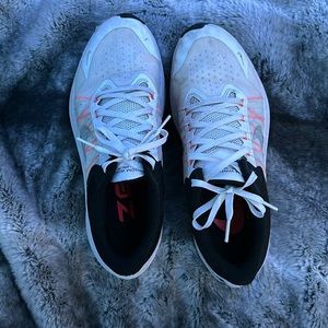 Running shoes size 8.5